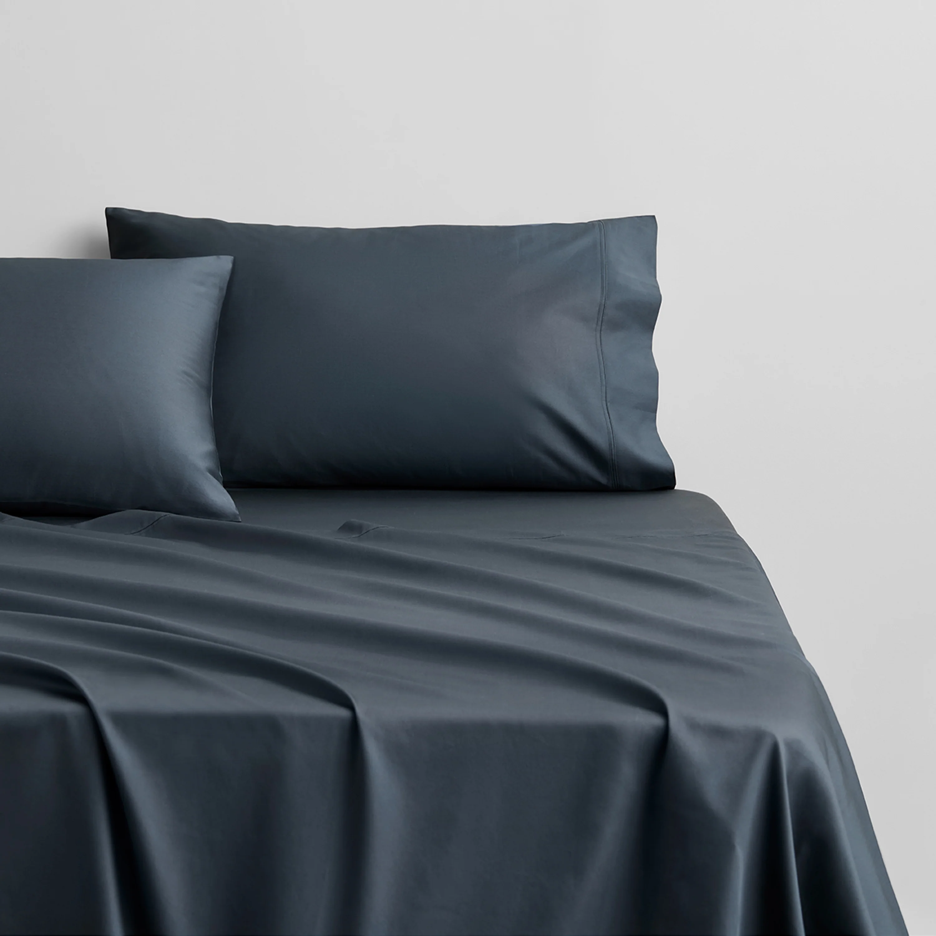 EGYPTIAN COTTON SATEEN NOCTURNAL FITTED SHEET